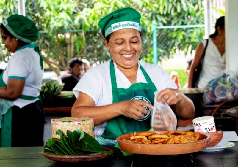 ආණ්ඩුවේ කෑම කඩේ අරිමු! - Mahesh Hapugoda