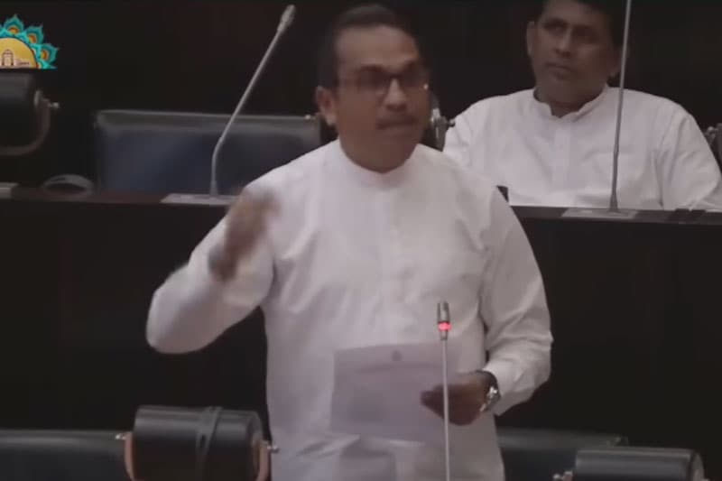 රනිල්ලා - සජිත්ලා ජාතික ආරක්ෂාව බින්දුවට දාපු නායකයෝ