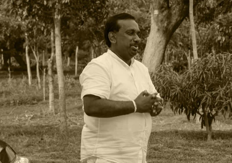 මජර දේශපාලනයේ මහින්දානන්දය | අජිත් පැරකුම් ජයසිංහ
