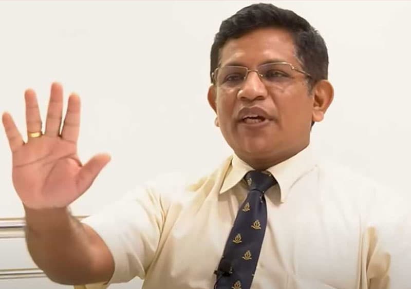 විදෙස් පුහුණුව ලබා පැමිණි විශේෂඥ වෛද්යවරු 120 ක් හොරෙන්ම රට පැනලා
