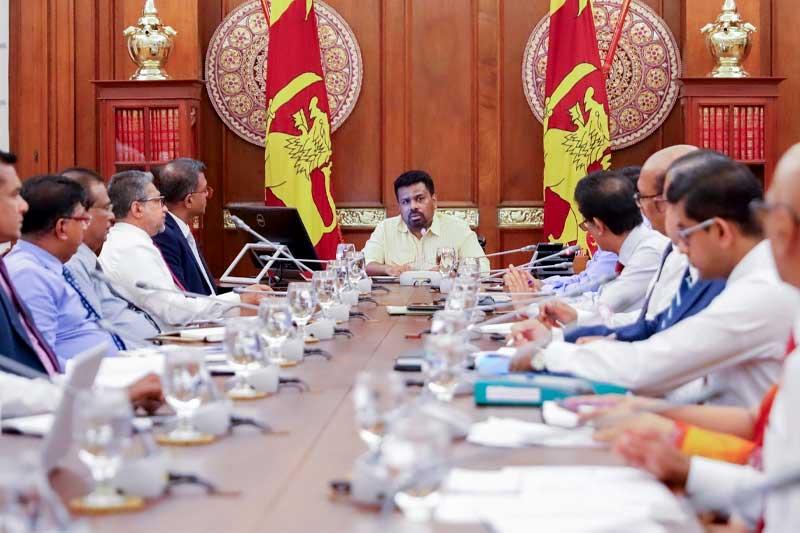 යුද්ධ මැද්දේ ආර්ථික වැඩ බලන්න ජනපති සාකච්ඡාවක් කැඳවයි