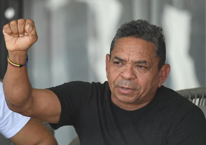 මුදල් හුවමාරුවකින් තොරව කොලොම්බියානු පාපන්දු ක්රීඩකයාගේ පියා ගරිල්ලන්ගෙන් නිදහස ලබයි