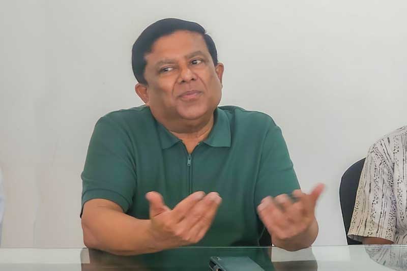 'රනිල් ඉතිරි කර ගිය සල්ලි පොට්ටනිය පැටව් ගහන්නේ නෑ' - වජිර