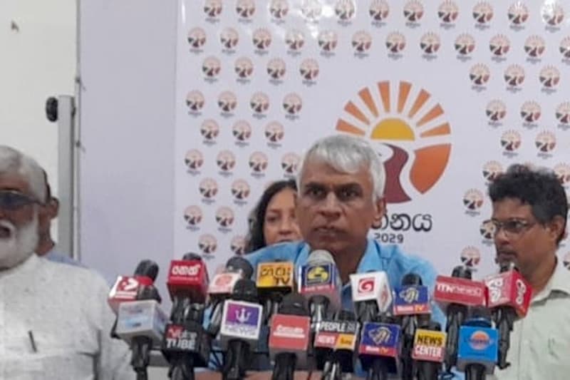 නව නායකත්වයක් සොයා 'ලංකා මහජන සභාව' යළි කරළියට: සිවිල් බලවේග රට වටා යයි