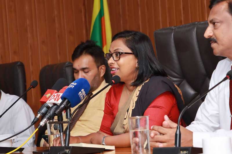 මාධ්යවේදීන්ට විශේෂ රක්ෂණාවරණයක් සහ සහන පැකේජයක්: නියෝජ්ය ඇමැතිනිය යාපනයේදී කියයි!