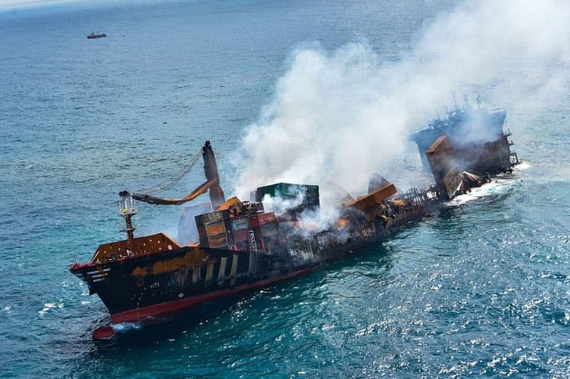 එක්ස්ප්රස් පර්ල් ඩොලර් බිලියනයේ වන්දිය අධිකරණ මාවතක හිරවුණා ද? ( Sandeshaya by Saroj විඩියෝවක්)