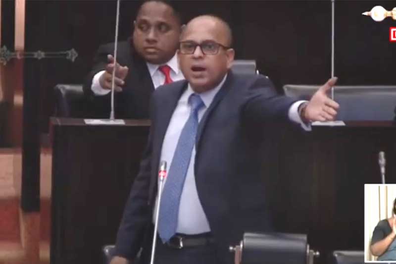 ගල් අඟුරු ටෙන්ඩරය දාපු කාලේ වයිෆ්ගේ අම්මාගේ ගිණුමට සල්ලි වැටුණේ කොහොමද? මරික්කාර් අසයි