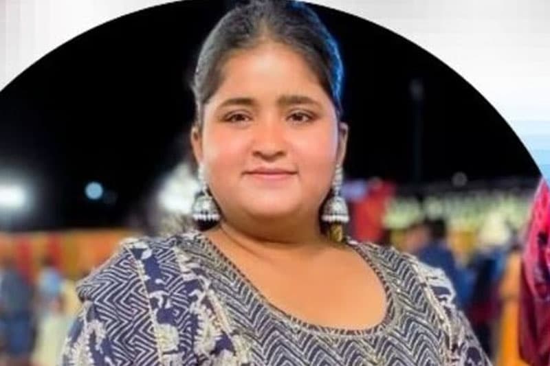 කිලෝග්රෑම් 270 බරක් ගෙල මත වැටීමෙන් සවි එසවීමේ 17 හැවිරිදි ක්රීඩිකාව මිය යයි