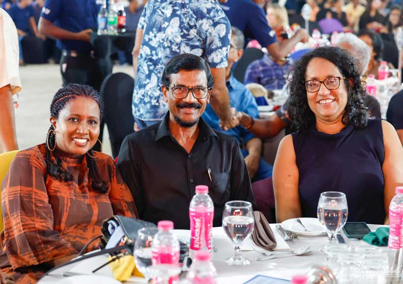 කුහක නැතුව සතුටු වෙන්න ඕනෙ වැඩක්