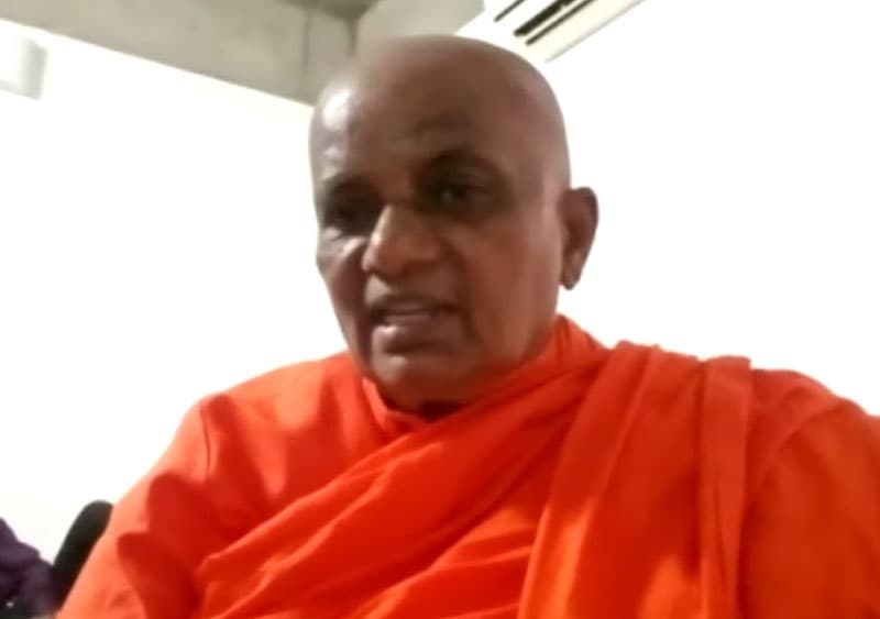 ජාතික හැඳුනුම්පත ගන්න උපැවිදි වෙන්න කියනවා - බෞද්ධ සංස්ථාවේ පුරුෂාධිපත්යය (වීඩියෝ)