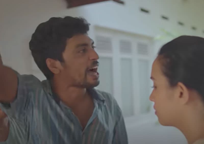 DEAR BUBBLE: නංගිගේ නිරුවත් වීඩියෝවක් නිසා අයියා යකා නටයි (වීඩියෝ)