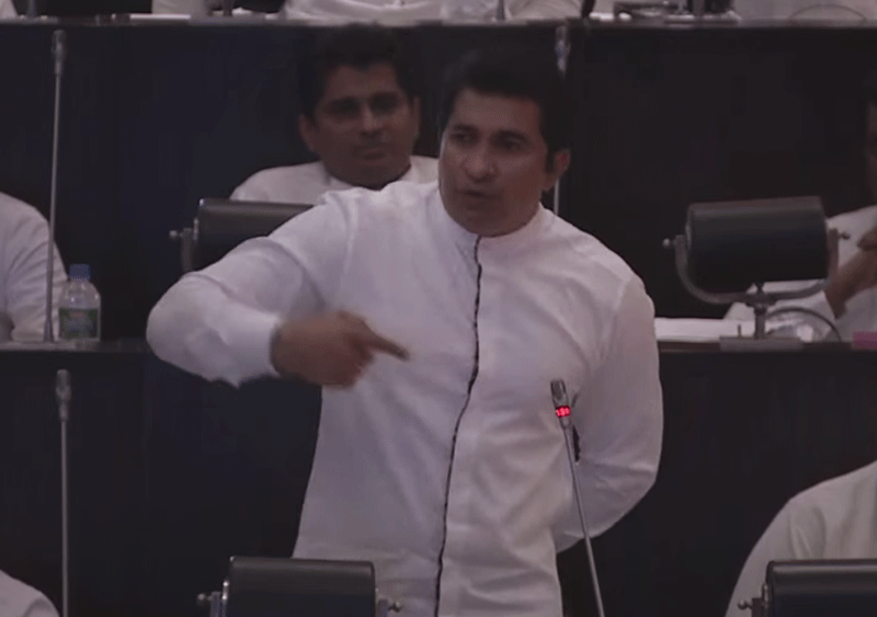 ක්රිකට් සුද්ද කරලා රජ පුටුවට ඉව ඇල්ලීම....? - (අශෝක ජයතුංග)