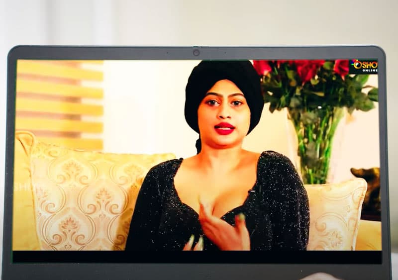 'පියුමි එහෙම උනේ කොහොමද' (මේ වීඩියෝව බලන්න)