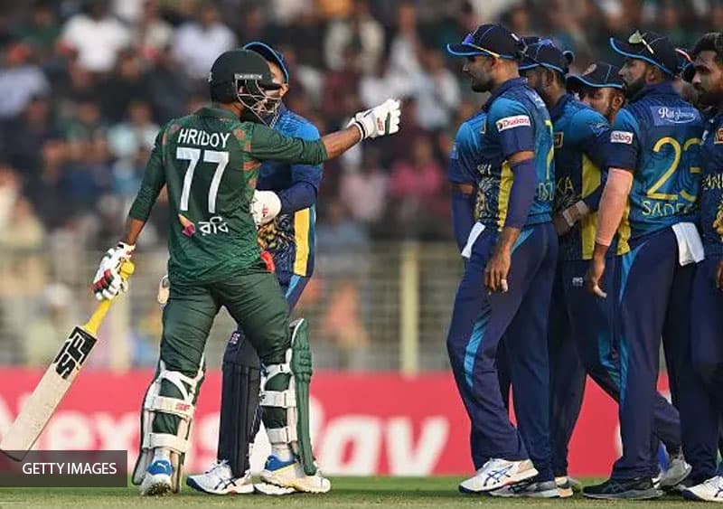 නුවන් තුෂාරගේ කඩුලු ත්රිත්වය සමග බංගලාදේශයට එරෙහි T20 තරගාවලියේ ජය ශ්රී ලංකාවට