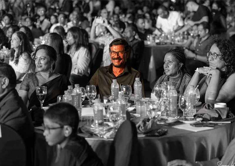 ඇබා ප්රසංගය ඒ තරම් වටින්නෙ ඇයි ? - (චින්තන ධර්මදාස)