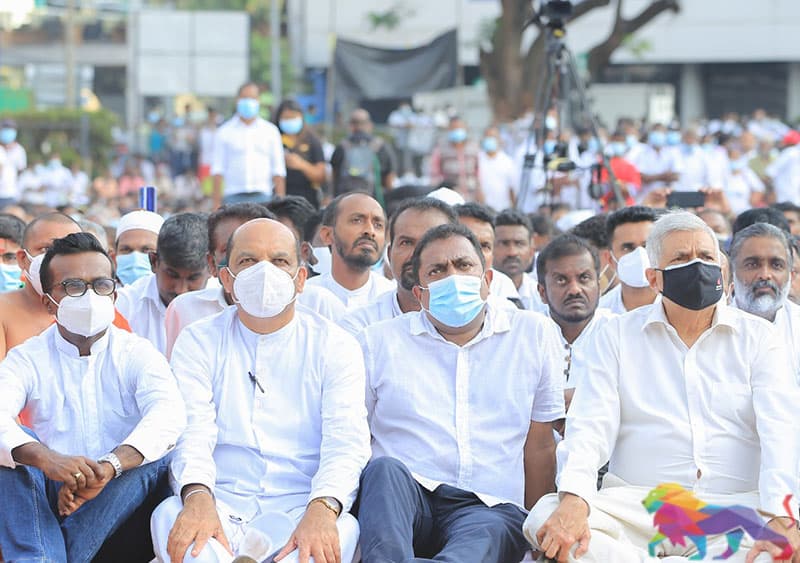 රනිල්ගේ සත්යග්රහයට 43 සේනාංකයත් එක්වේ