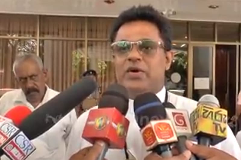 පාස්කු ඉරිදා ප්රහාරය මාකට් කරලා ඡන්දේ ඉල්ලන කට්ටියට පියතුමකුගෙන් සැර ප්රතිචාරයක් (VIDEO)