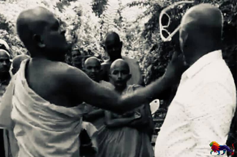 ධර්මයට ලොකුම අපහාසය කර ඇත්තේ බුද්ධ චීවරය දරණ අතින් පහර දුන් මෝග භික්ෂූන්ය