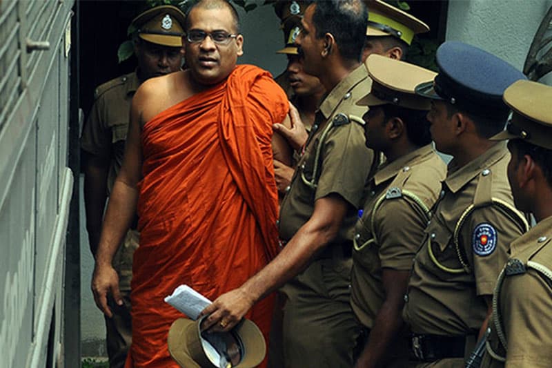 ඥානසාර හිමි නිදහස් කිරීම පමාවන ලකුණු ! - වීඩියෝවක් එයි !!