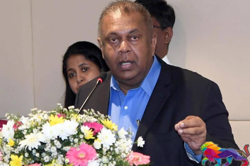 ඇතැම් චීවරධාරීන් විකුණාගෙන කන්න හදන බුදු දහම ආගමක් නොව විශ්වීය දර්ශනයක්. - මංගල සමරවීර කියයි (VIDEO)
