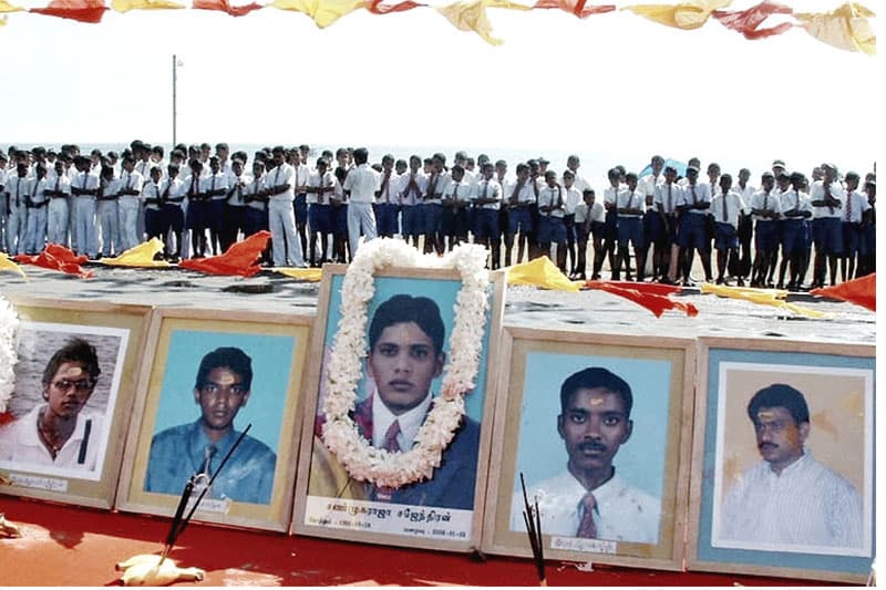 ත්රි'මලේ දී ඝාතනය කළ තරුණයන් 5 දෙනාගේ අවනඩුව ජාත්යන්තර අධිකරණයට (වීඩියෝ)