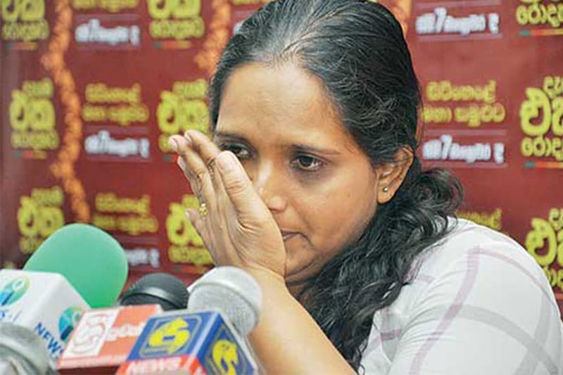 යතුරු හිලෙන් බලන්නන්ගේ ගොදුරක් වූ අටුළුගම ෆාතිමා හයිෆා