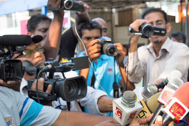 පොදු ජන මතකය සහ මහජන මතය හසුරුවන ජනමාධ්ය ගැන ප්රවේශමින් ! - නාලක ගුණවර්ධන