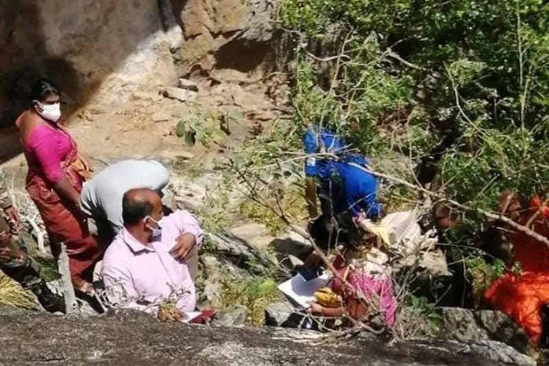 'අලි ගල' අනතුරේ ? - යාල ආකාශ චෛත්ය සහ 'අනවසර' ඇතුළු වීම