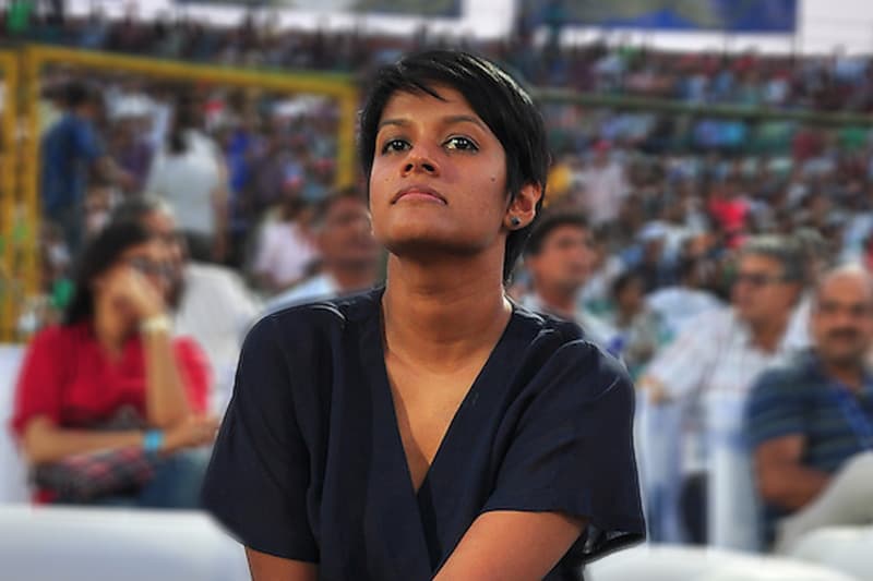 ඇගේ භක්තිය: ඇයි අවුල්ද? - (ගාමිණී වියන්ගොඩ)