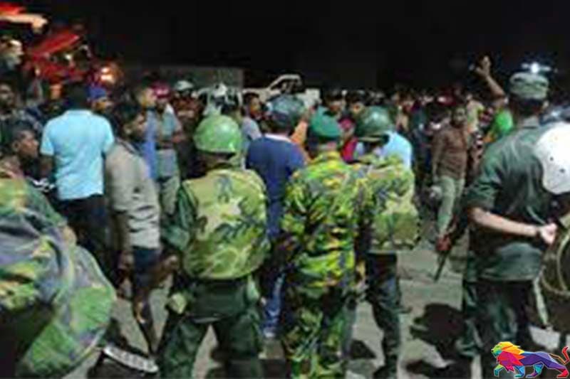 දකුණේ අරගලකරුවන්ට 'දරුවෝ වගේ සලකා' උතුරට ගුටි බැට