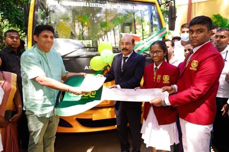 පාසල්වලට බස් බෙදීම සම්පත් නාස්තියක් - (අජිත් පැරකුම් ජයසිංහ)