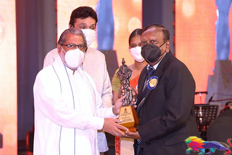 කලාකරුවෝ 200ක් සම්මාන ලබති !