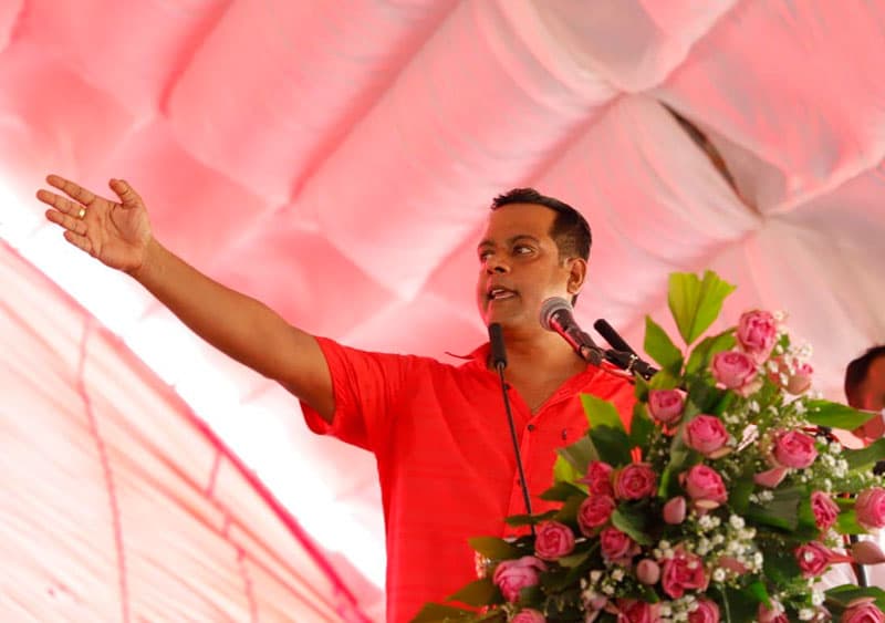 'මගේ හැඟීම් දැනීම් නැතිවුනේ අවුරුදු 2කේ දී' - සනත් නිශාන්ත