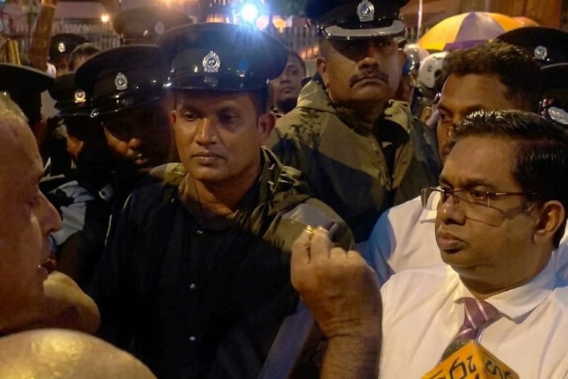 ඥානසාර හිමිගේ නිදහස ඉල්ලූ සංඝරත්නය හමුවට ජනපති ලේකම් එයි