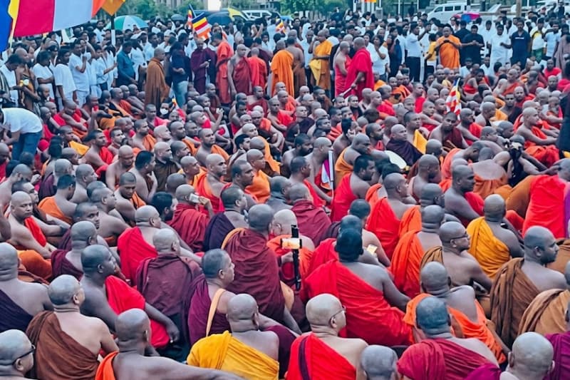 ඥානසාර හිමි නිදහස් කරනු: කොළඹ විරෝධය විහාරමහාදේවියට