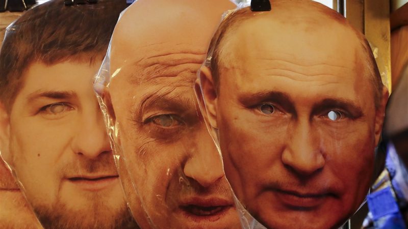 Masks Kadyrov Prigozhin Putin 800x450