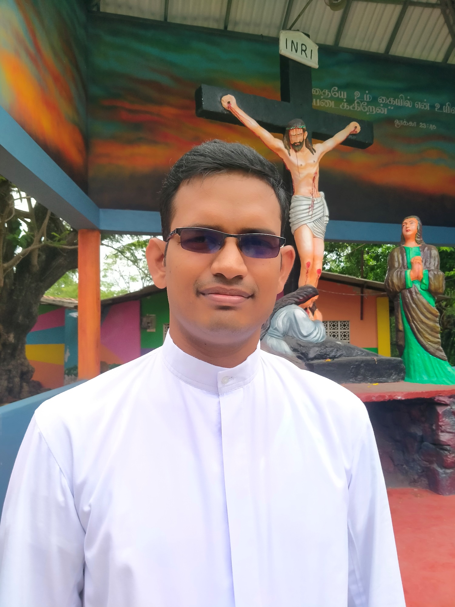 2 එමර්ෂන් රාගල් පියතුමා