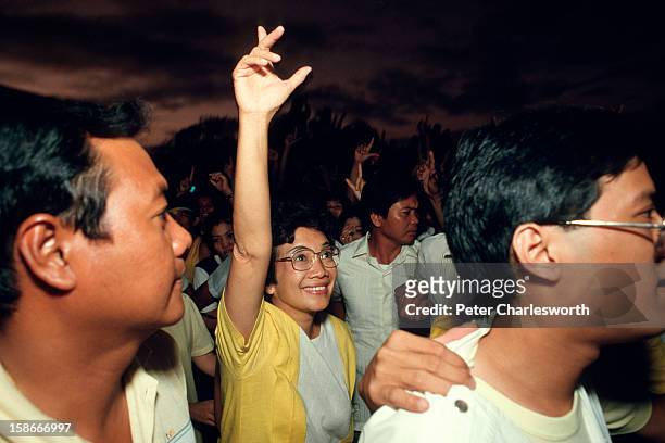 MANILA, PHILIPPINES - 1986/01/01: Corazon (Cory) Aquino attends a rally prior to the so called 'snap' elections. She campaigned against Ferdinand Marcos in a hard fought election campaign that was to culminate in the "People's Power" revolution that finally saw Marcos ousted as President of the Philippines. On February 25th 1986, Marcos and the First Lady, Imelda fled the country with their family. He was never to return to the Philippines again. Cory Aquino became the new President with Doy Laurel sworn in as her Vice President.. (Photo by Peter Charlesworth/LightRocket via Getty Images)