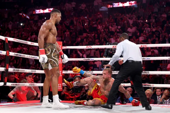 AFP 20251220 2252801767 v1 HighRes JakePaulVAnthonyJoshuaFightNight 1766207097