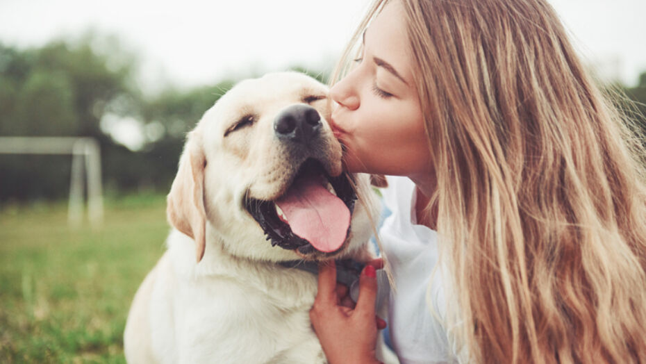 Girl Kissing Dog 19513a3bc6