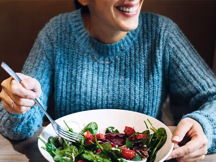 vegetarian diet Stocksy txpa57f3316KbH300 Medium 2896010 Thumb