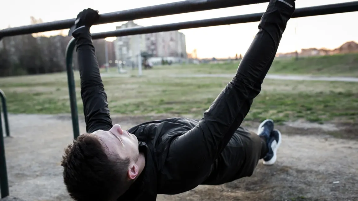 Male Fitness Pull up 1296x728 Header