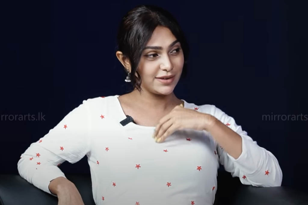 Nayomi 251014