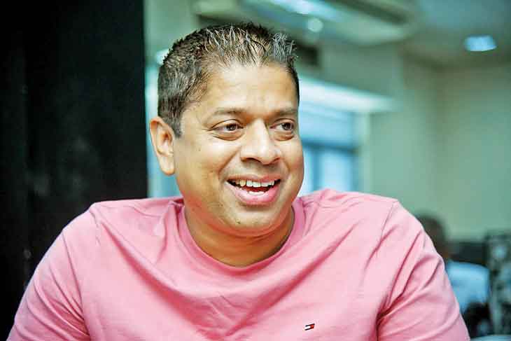 සිනමාවෙන් සිලෝන් නාමය ලෝකයට රැගෙන ගිය රවී
