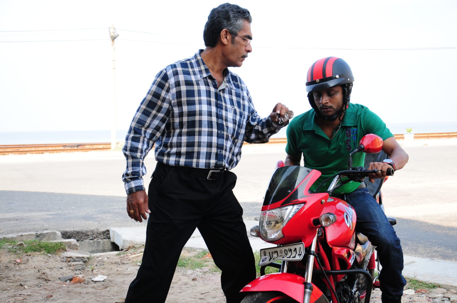 නන්දිකඩාල් හි වයලීන වාදකයා, ගොගොල් ගේ මළ මිනිස්සු සහ මාලකගේ බහුචිතවාදියා ….  | Harischandra Rodrigo