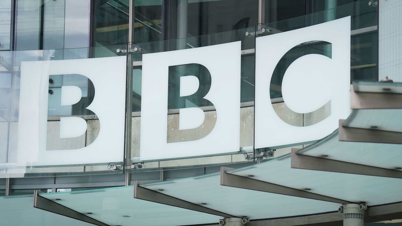skynews bbc broadcasting house 7304409