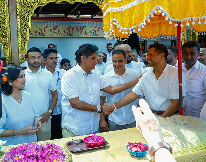 පරණ මිතුරු - අලුත් මිතුරු එක්වූ සජිත්ගේ උපන්දිනය