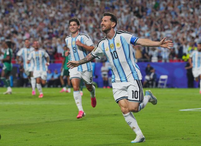 messi 893