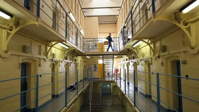 priosn inmates
