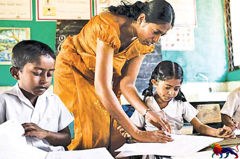 ලෝක ගුරු දිනය මාරු කිරීමට විරෝධය : දකුණු ආසියාවේ අඩුම ගුරු වැටුප් ලංකාවේ